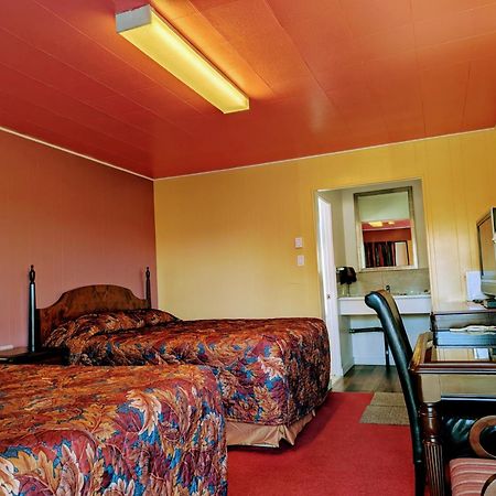Gold Pan Motel Quesnel Kültér fotó