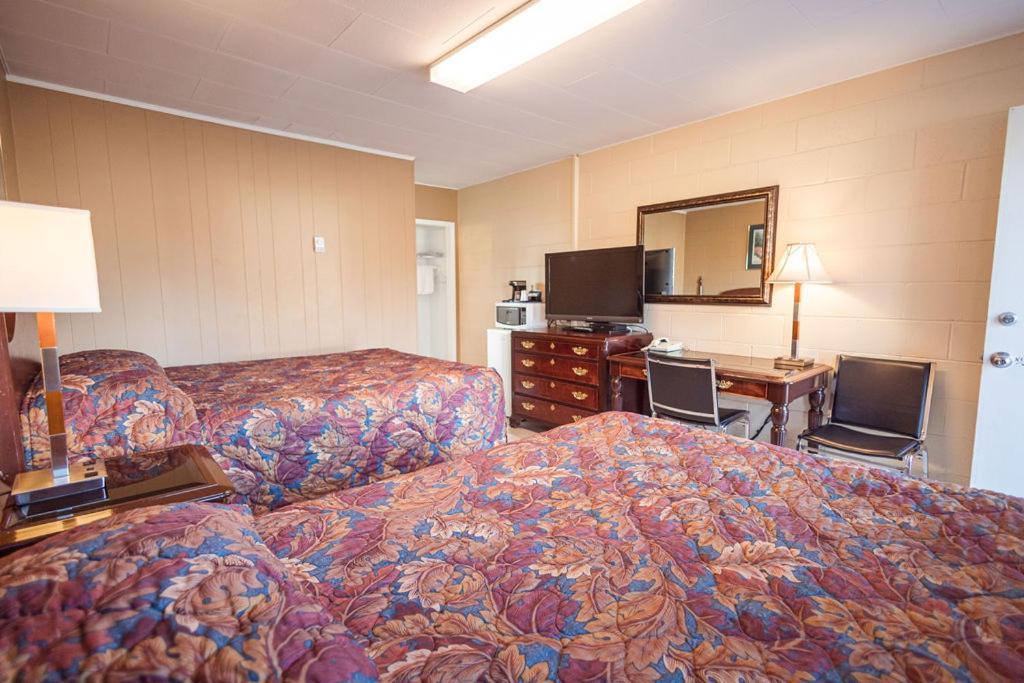 Gold Pan Motel Quesnel Kültér fotó